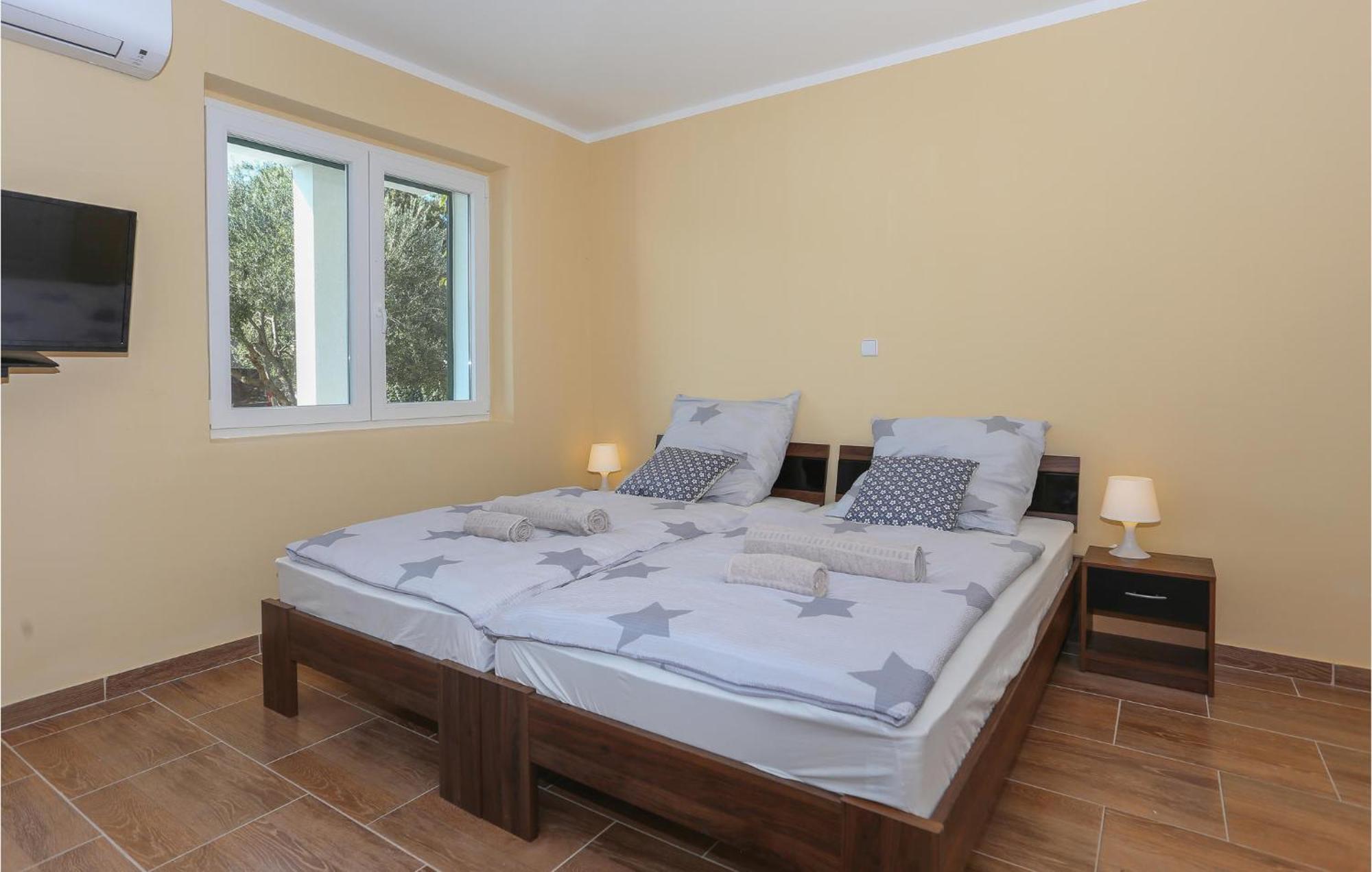 Gorgeous Apartment In Kastel Stari With Wifi Kastela Ngoại thất bức ảnh