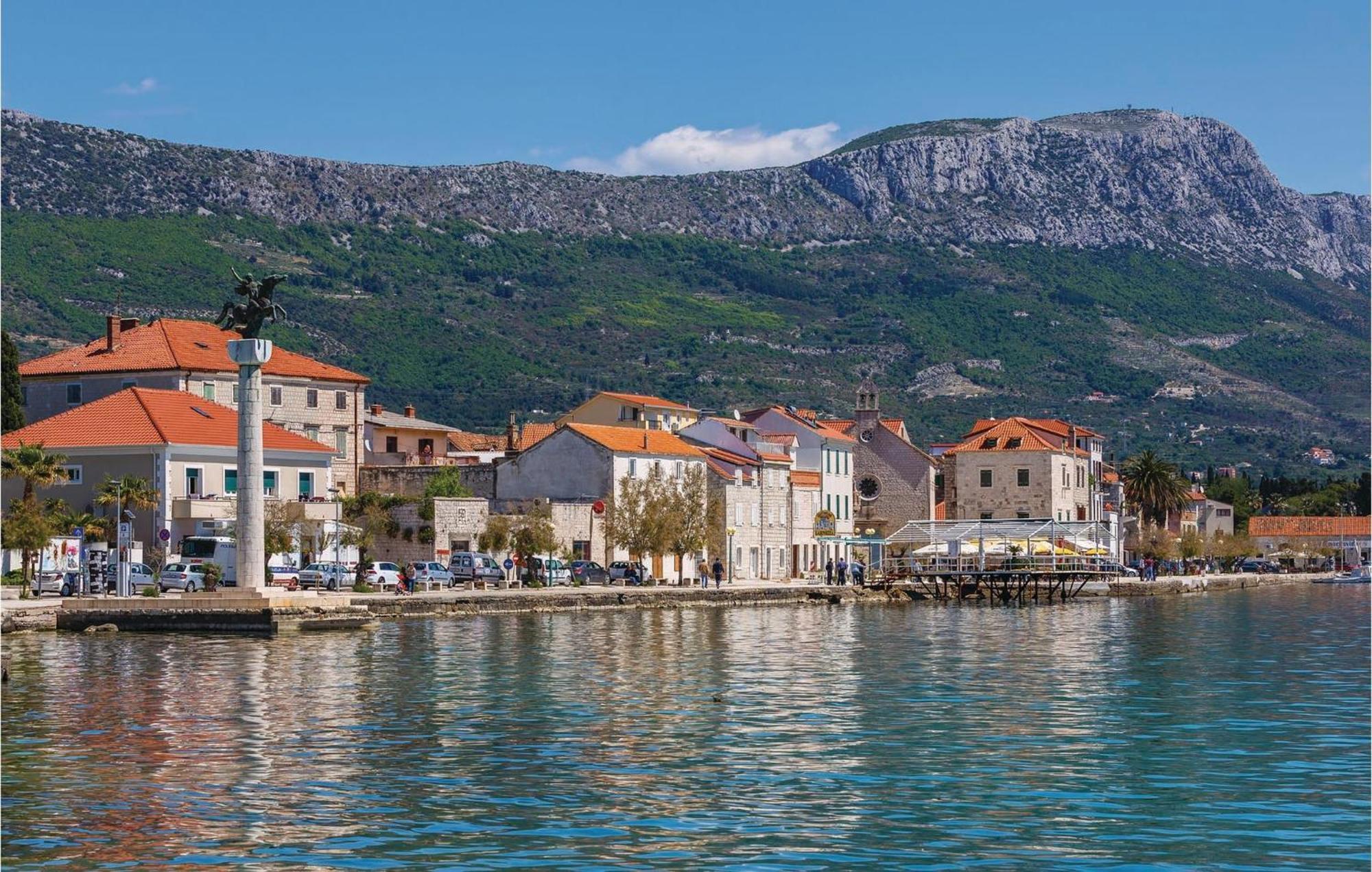 Gorgeous Apartment In Kastel Stari With Wifi Kastela Ngoại thất bức ảnh